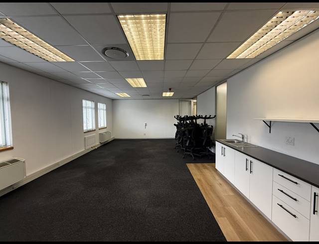 74M² OFFICE TO LET IN CONSTANTIA